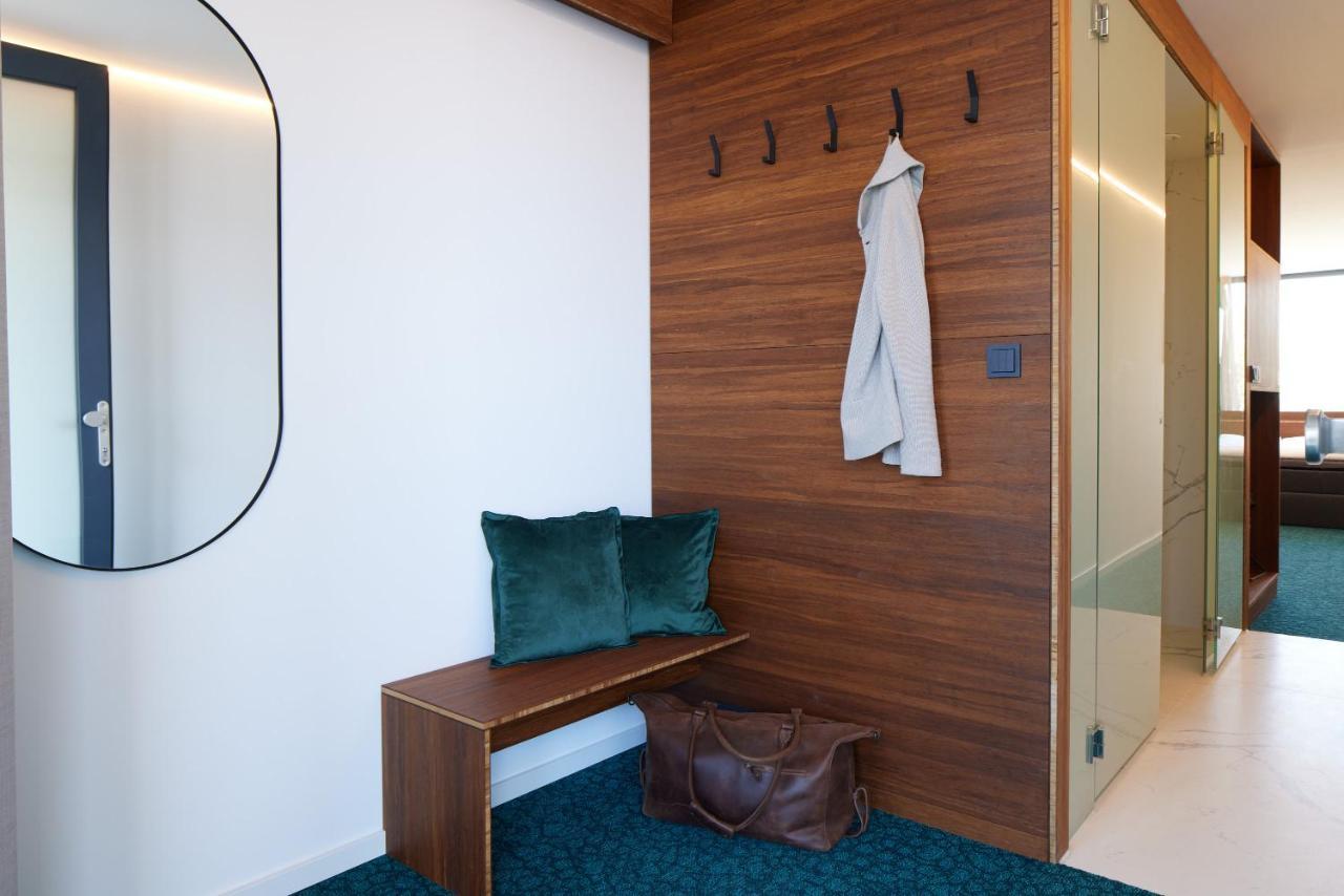Tin Inn - Erkelenz - Das Hotel Aus Hochwertig Ausgebauten Ueberseecontainern Экстерьер фото